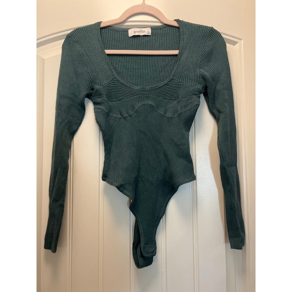 Graffiti Women’s Ribbed Knit Long Sleeve Stylish Fit Sexy Bodysuit Size L‎ Green